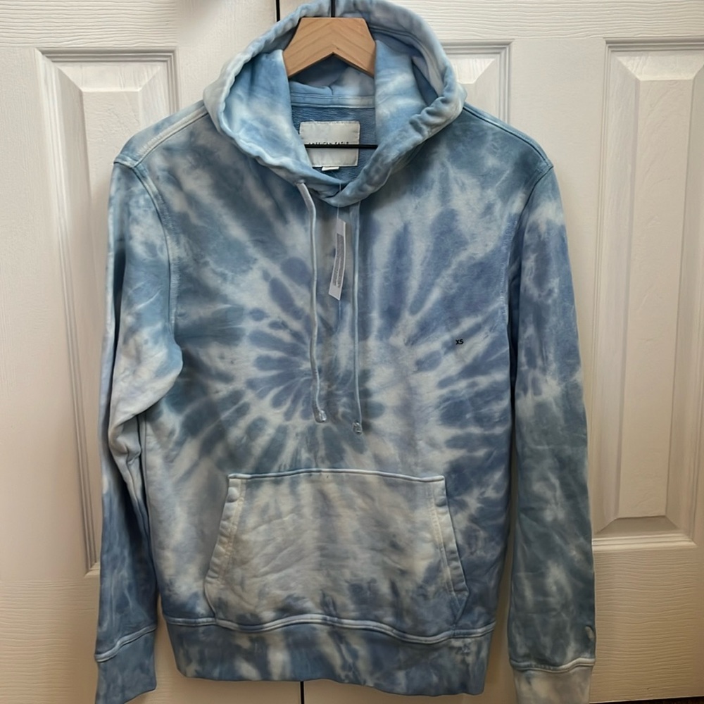 American Eagle XS men’s pullover hoodie. NWT